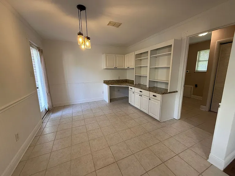 905 Poinciana Dr — Photo 12