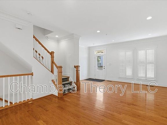 5th image of 2735 Linden Ln