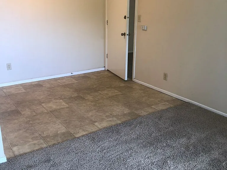 1345-1365 Meadowview Dr — Photo 10