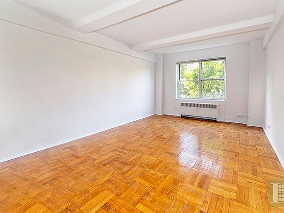 2nd image of 500 Grand St #C1e