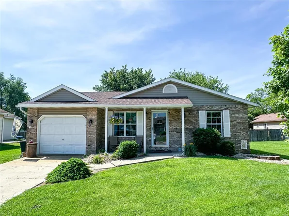 40 Northview Dr, Highland, IL 62249