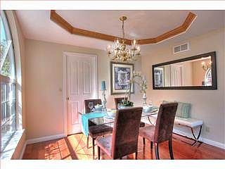 3rd image of 966 Sandalridge Ct