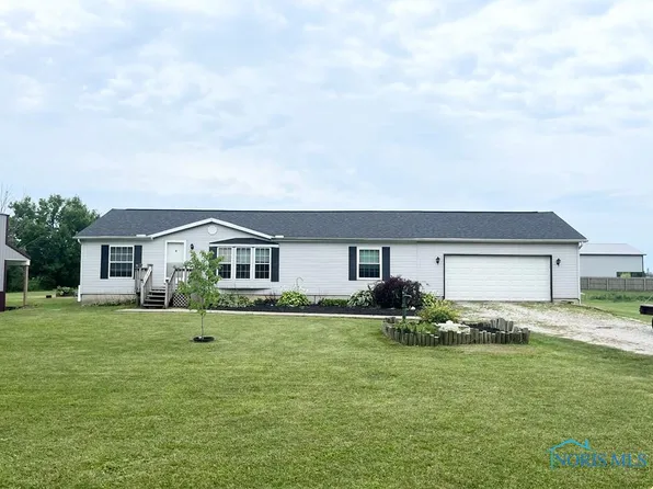 12019 Newton Rd, Bowling Green, OH 43402