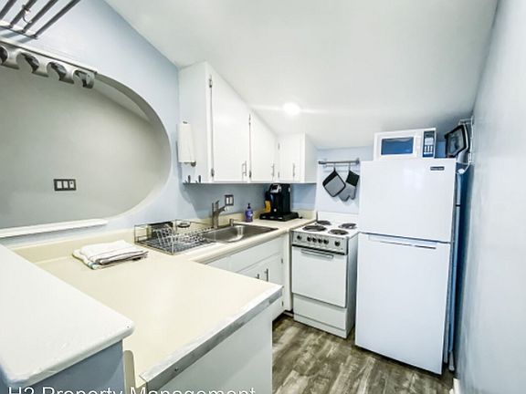 4th image of 215 E Virginia St