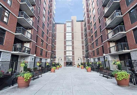 3rd image of 700 1st St APT 4V