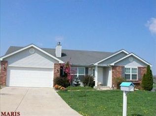 452 Chantilly Ct, Warrenton, MO 63383