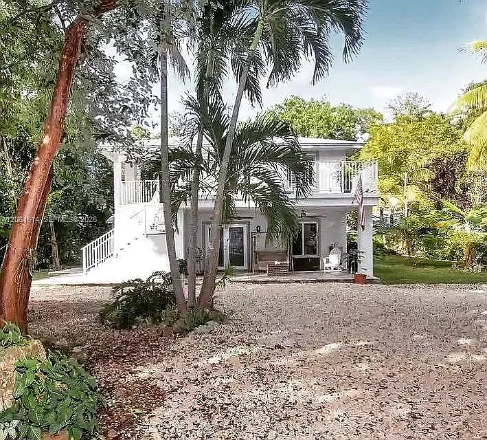 6 Bowen Dr