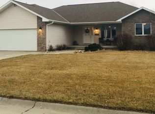 2214 Tipperary Rd, Aurora, NE 68818