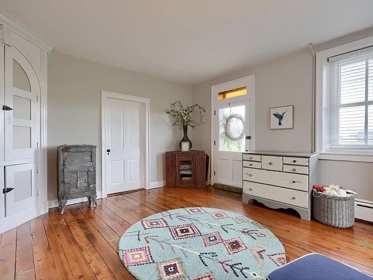 2047 Jarvis Rd — Photo 24