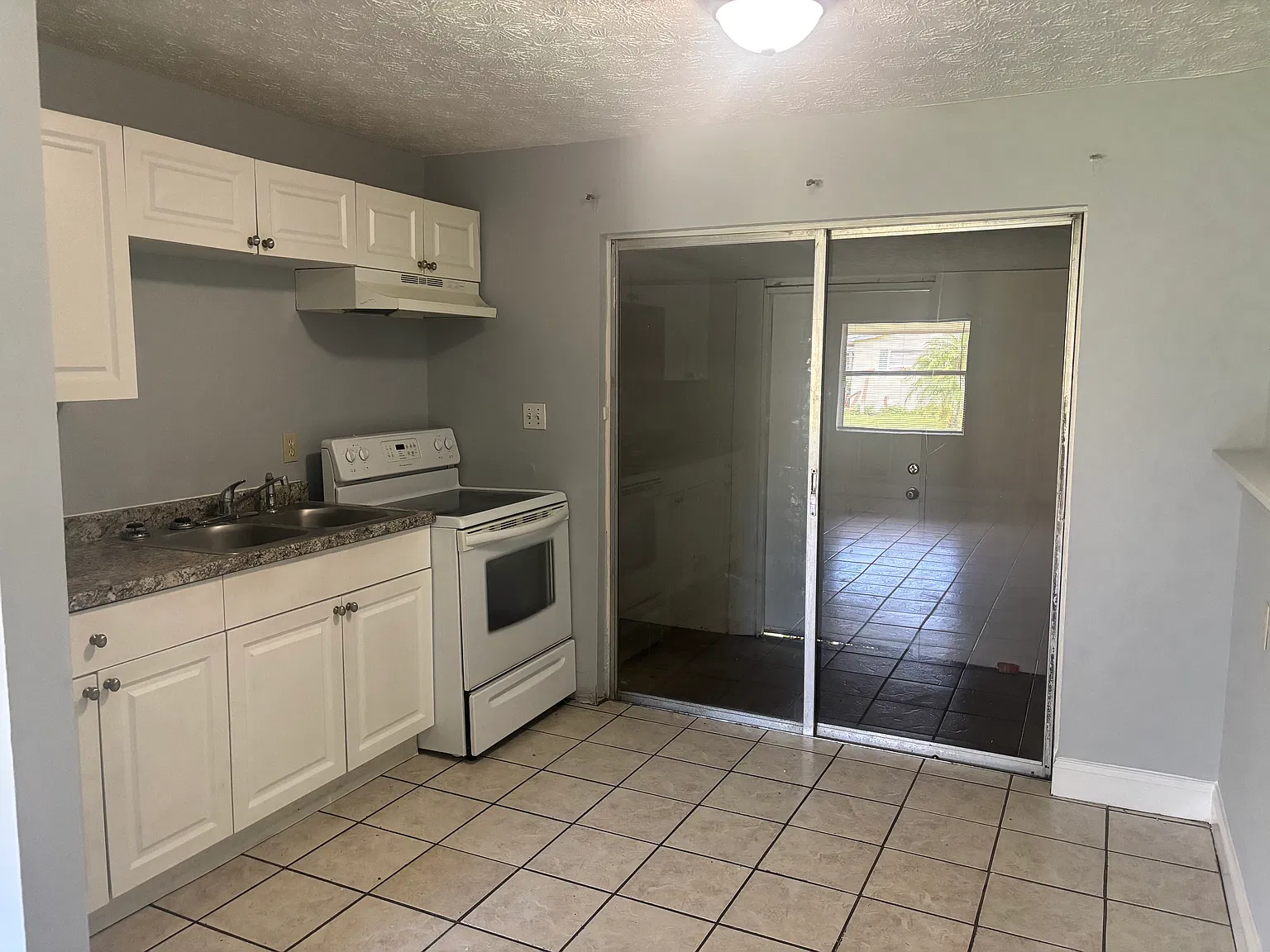 2 bed, 648 sqft, $1,450 — Photo 2