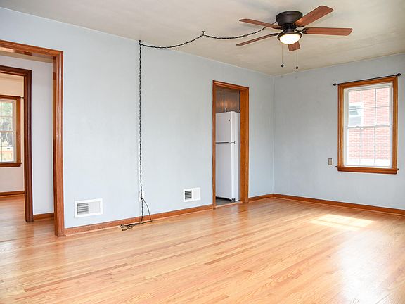 5th image of 459 Fleming Ave NE