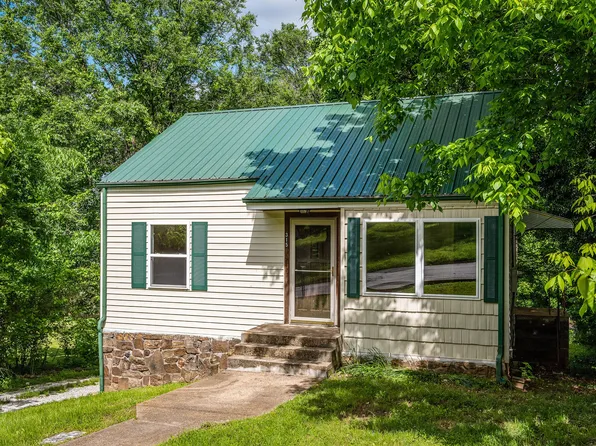 315 S Spring St, Harrison, AR 72601