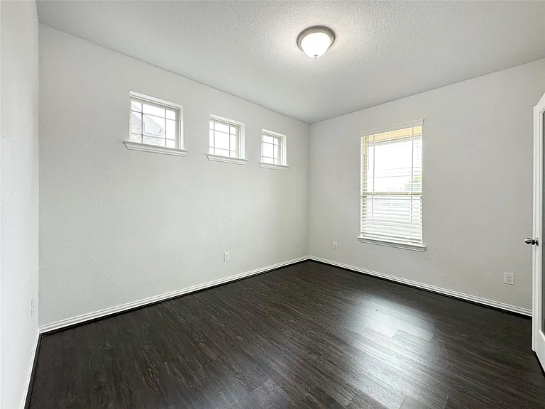 23610 Carducci Dr — Photo 6