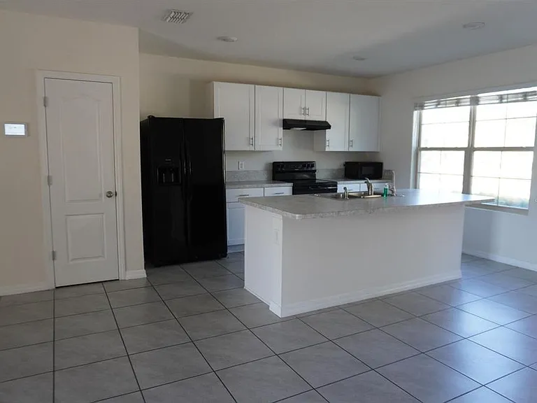 1882 Red Canyon Dr — Photo 2
