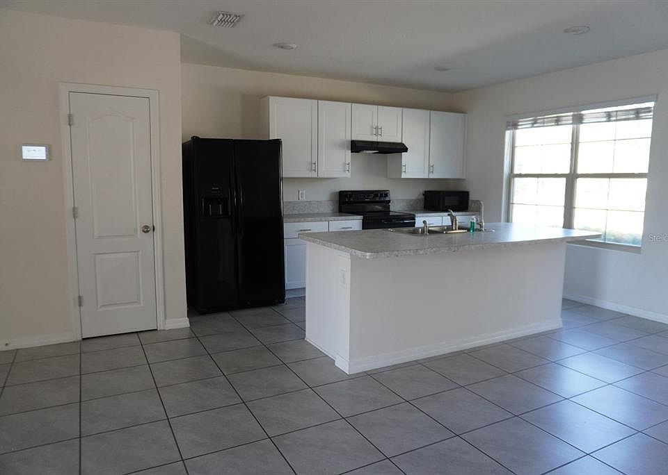 1st image of 1882 Red Canyon Dr #1882