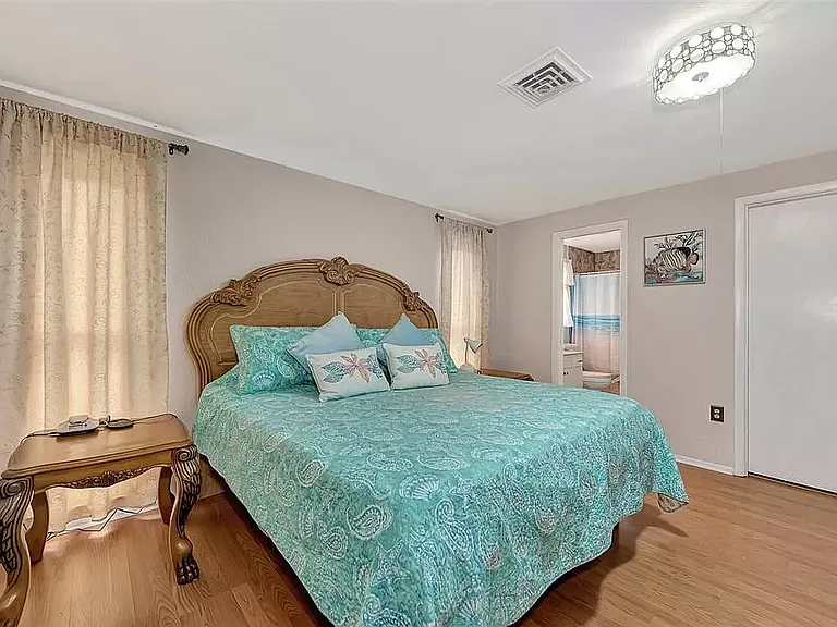 1329 Nantucket Rd — Photo 29