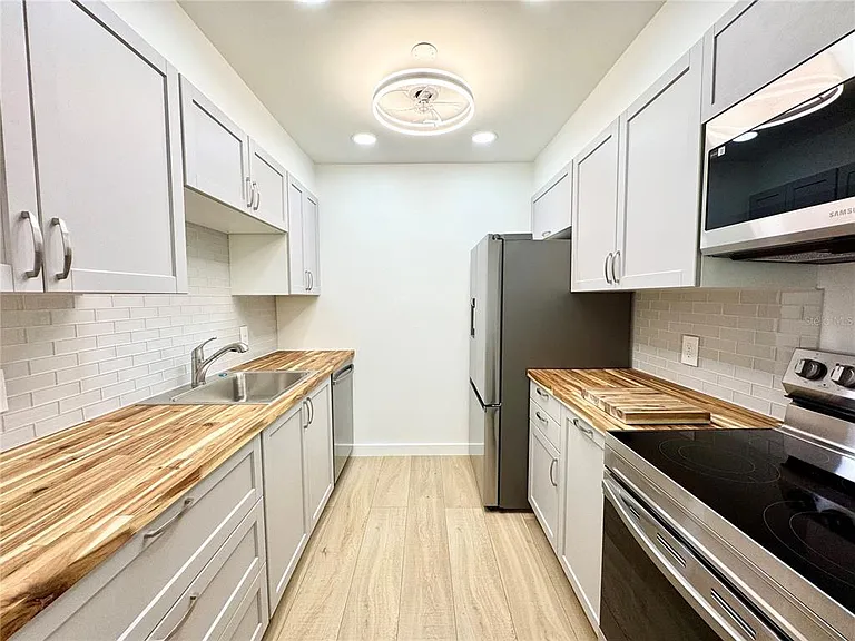 9205 Tudor Dr #C208 — Photo 9