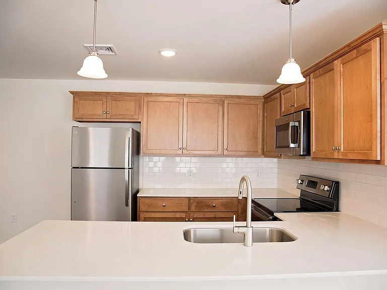 Apartments On Main — Photo 37