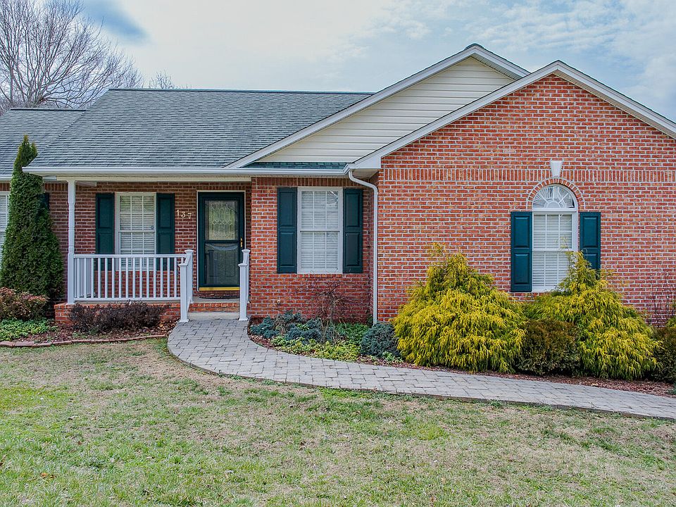 1st image of 137 Meadow Springs Ln