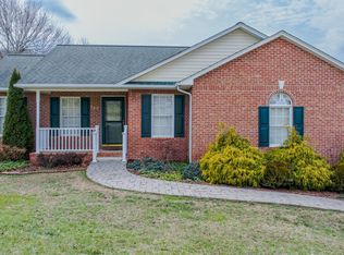 137 Meadow Springs Ln, Mt Carmel, TN 37645