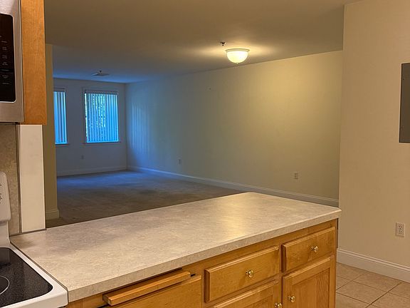 5th image of 380 Main Street #3