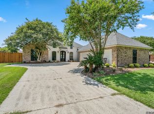 9832 S Vignes Lake Ave, Baton Rouge, LA 70817
