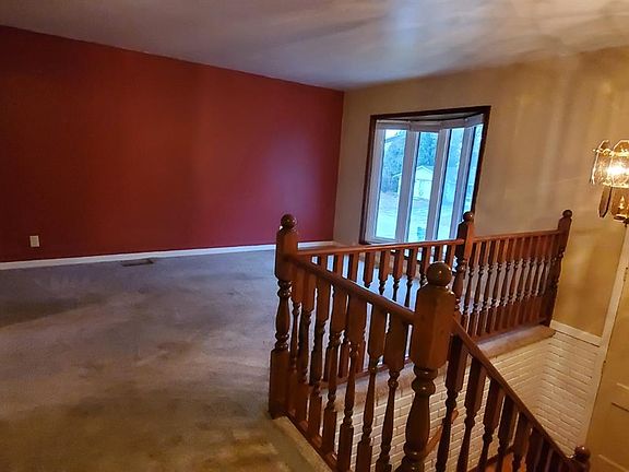3rd image of 217 Southwood Dr