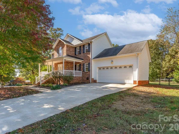 113 Longwood Dr, Advance, NC 27006