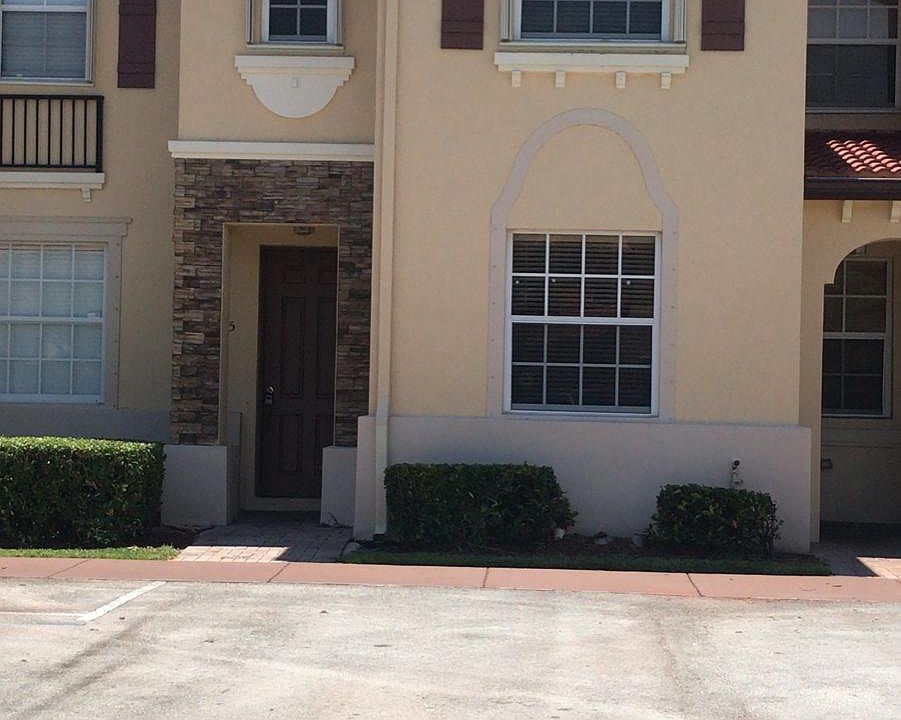 1st image of 3320 NE 13th Circle Dr
