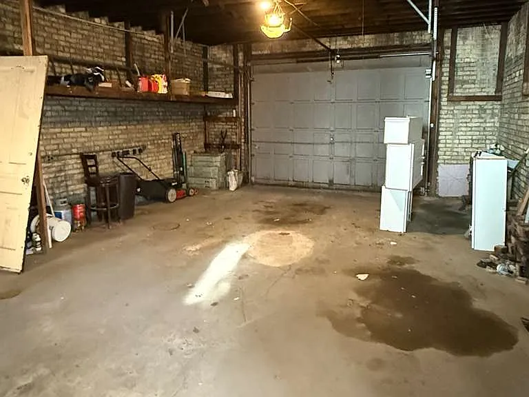 446 N Aberdeen St — Photo 3