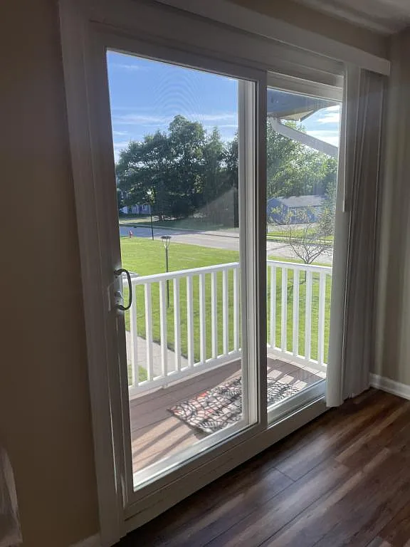 8982 Portage Pointe, Apt H — Photo 4