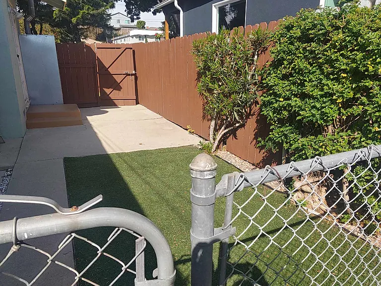 3804 Minerva Ave — Photo 8