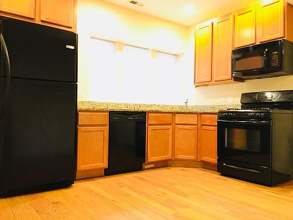 2nd image of 3354 W Wilson Ave APT Gs