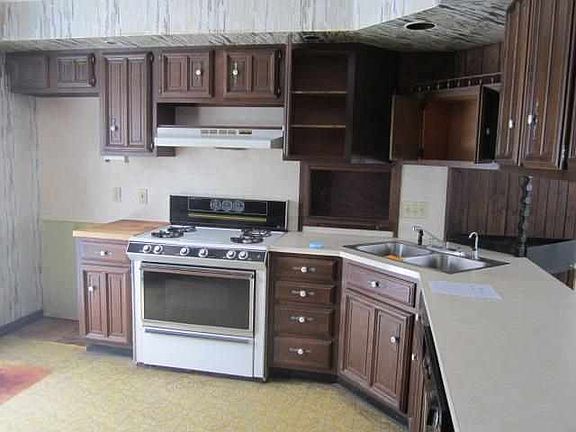 3rd image of 56711 Driftwood Dr