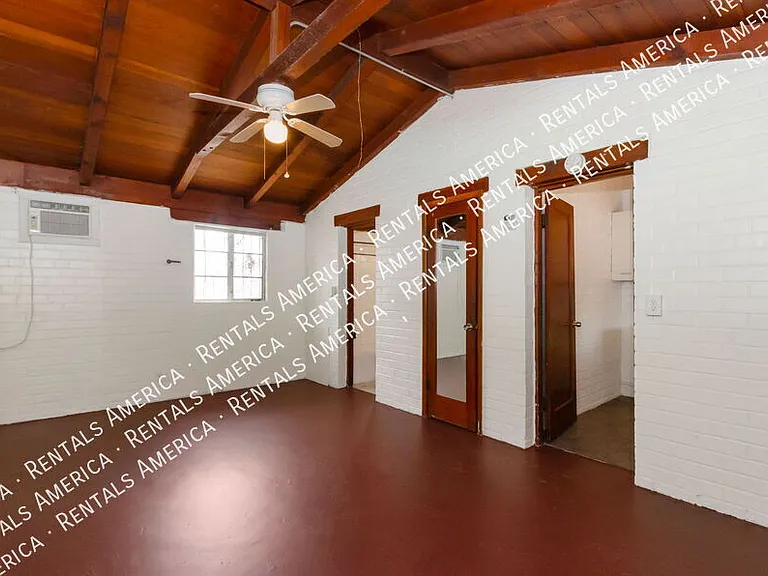 947 N Alvernon Way #3 — Photo 2