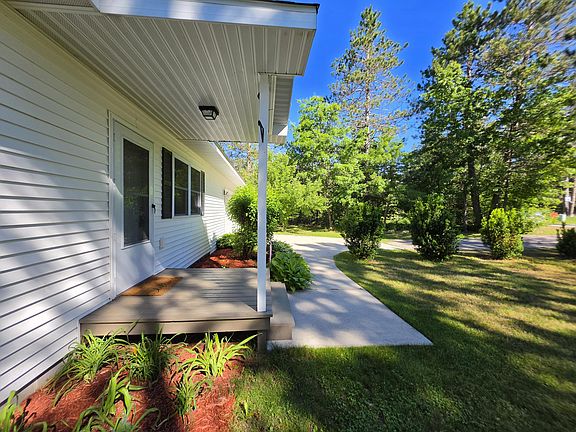 4th image of 1025 Robinhood Dr