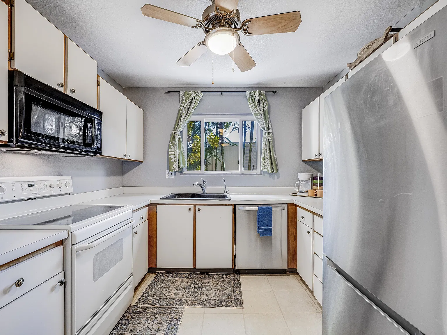 15 Kulanihakoi Street - 15D — Photo 2