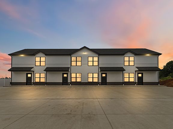4th image of 250 Meadow Dr #1