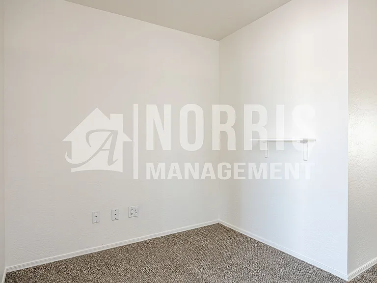1632 E Cardinal Dr — Photo 14