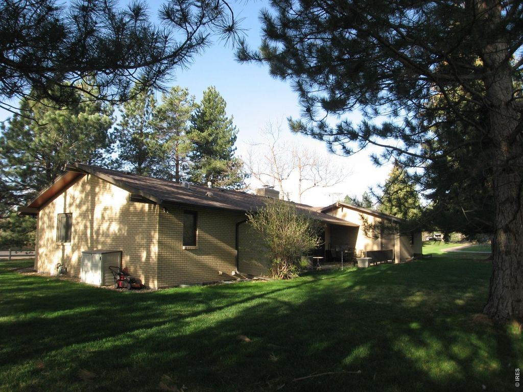 2002 Country Club Rd
