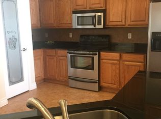 304 Stebbins Dr, Yukon, OK 73099