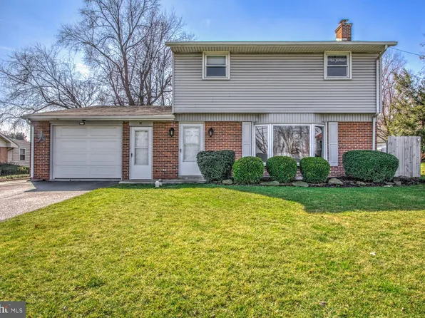 1844 Graystone Rd, East Petersburg, PA 17520