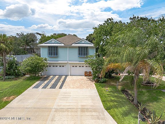 2nd image of 815 10TH Avenue S