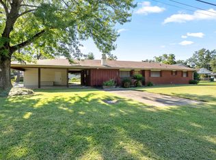 1901 Linda Dr, Westlake, LA 70669