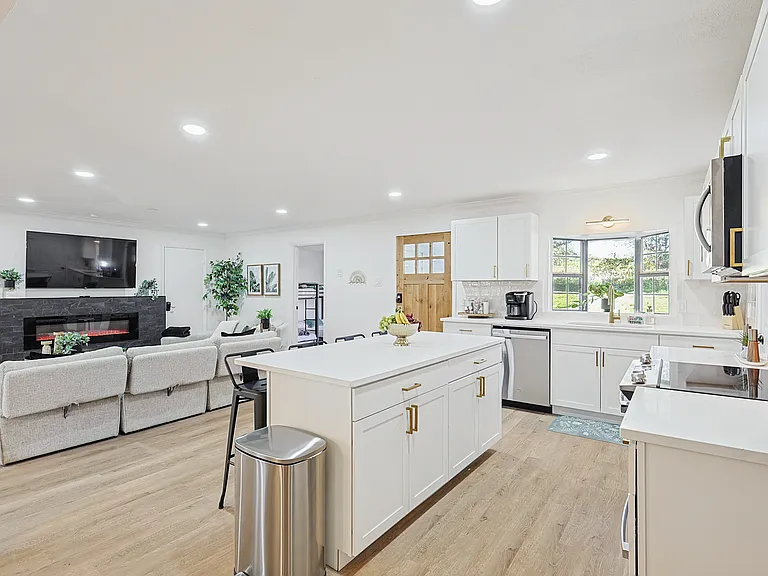 260 McGraw Ln — Photo 15
