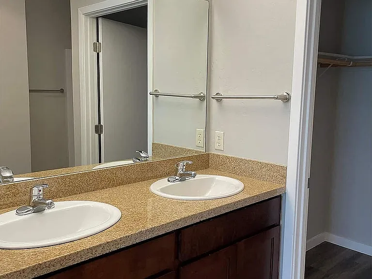 3 Bed 3 Bath