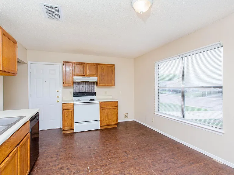 6339 Village Clb — Photo 10