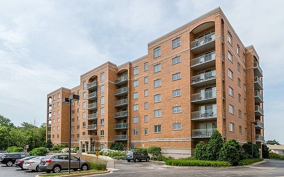 4th image of 6807 N Milwaukee Ave APT 605