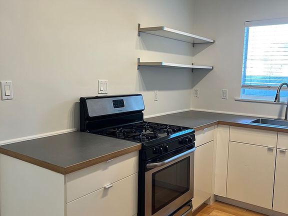 5th image of 7452 Romaine St APT 4
