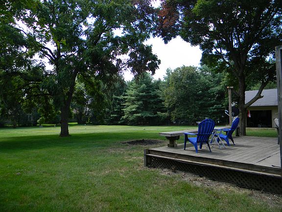 1.25 acre private yard